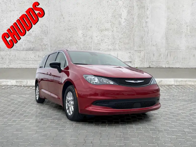 2024 Chrysler Pacifica Touring, červená, 35 km, dovoz Kanada — foto 2 z 12