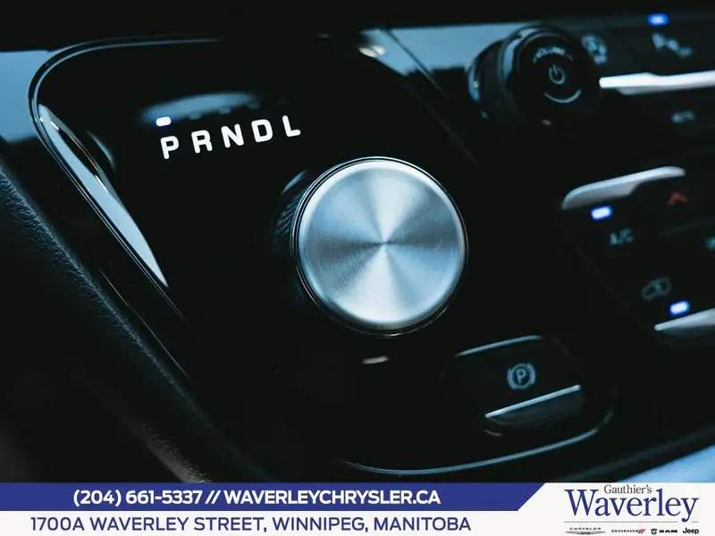 2027 Chrysler Pacifica Select AWD, zelená, 12 km, dovoz Kanada — foto 8 z 12