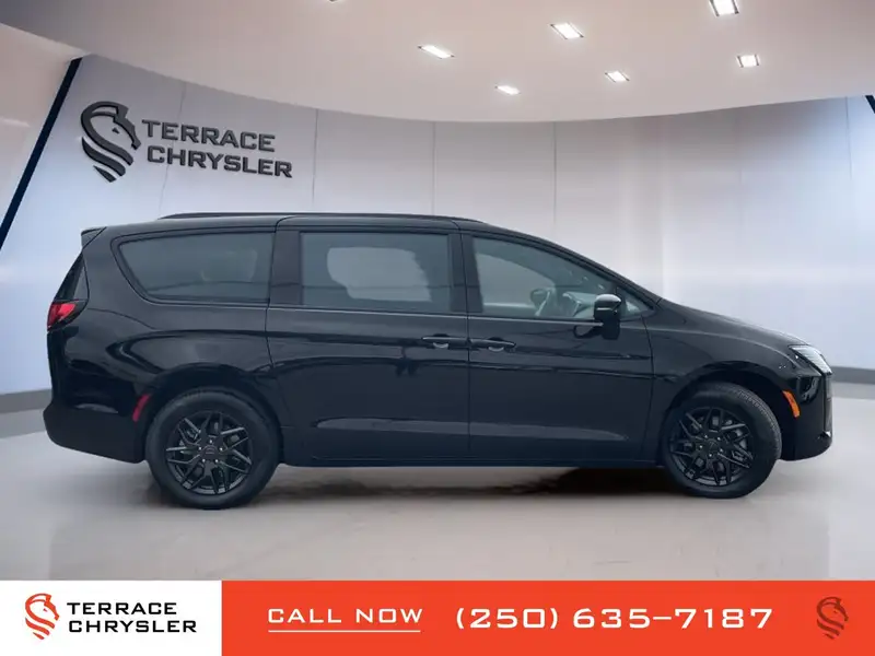 2027 Chrysler Pacifica Select, černá, 0 km, dovoz Kanada — foto 6 z 12