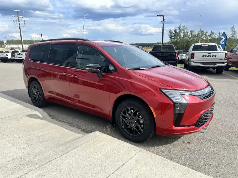 2027 Chrysler Pacifica Select AWD, červená, 43 km, dovoz Kanada — foto 4 z 12