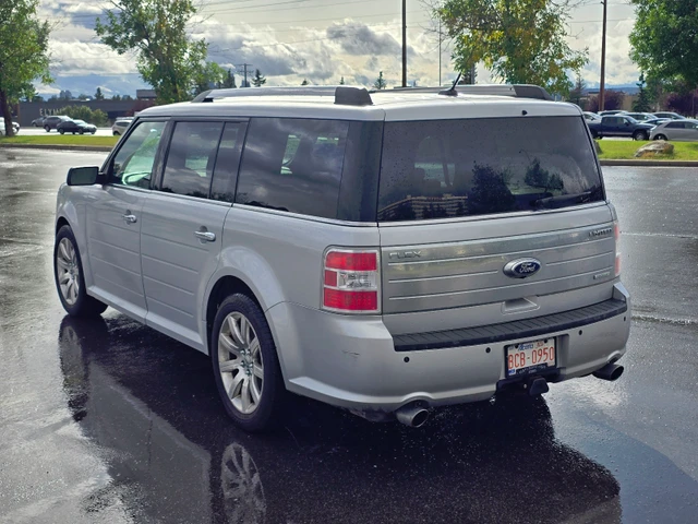 2011 Ford Flex Limited, stříbrná, 184 000 km, dovoz Kanada — foto 3 z 5