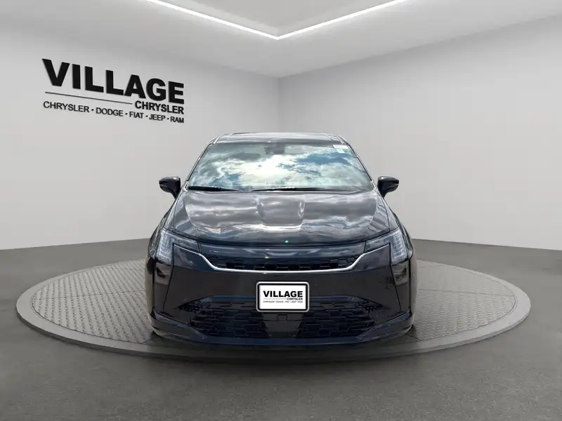 2027 Chrysler Pacifica Select, černá, dovoz Kanada — foto 2 z 12