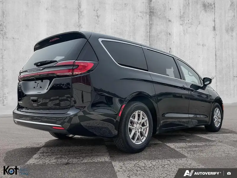 2027 Chrysler Pacifica SELECT, černá, 11 km, dovoz Kanada — foto 5 z 12