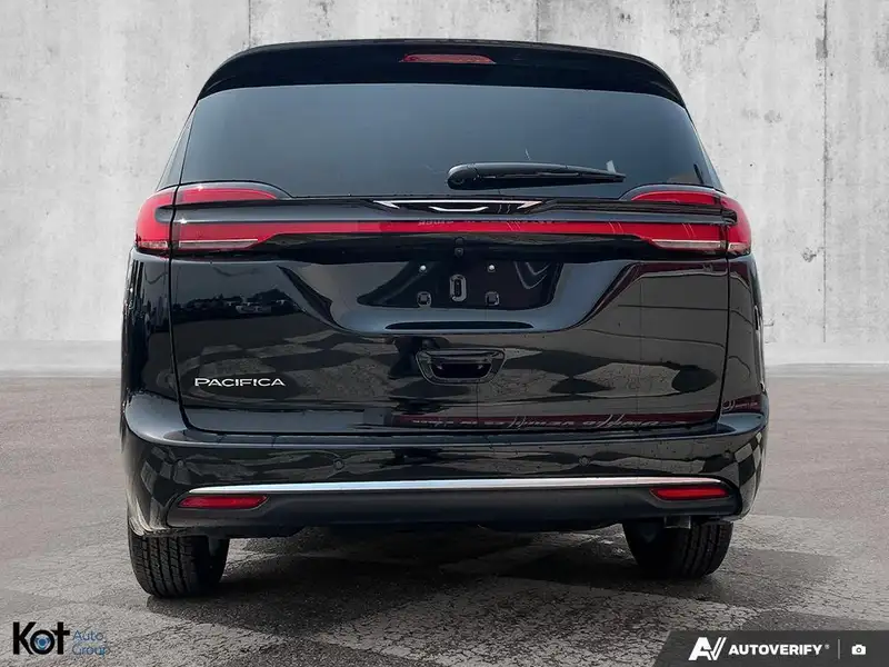 2027 Chrysler Pacifica SELECT, černá, 11 km, dovoz Kanada — foto 6 z 12