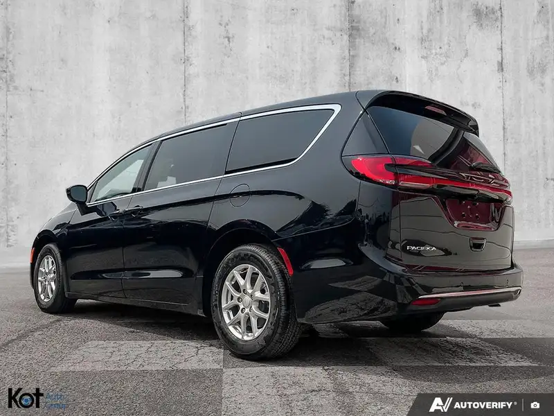 2027 Chrysler Pacifica SELECT, černá, 11 km, dovoz Kanada — foto 7 z 12