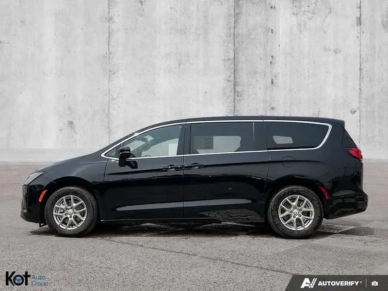 2027 Chrysler Pacifica SELECT, černá, 11 km, dovoz Kanada — foto 8 z 12