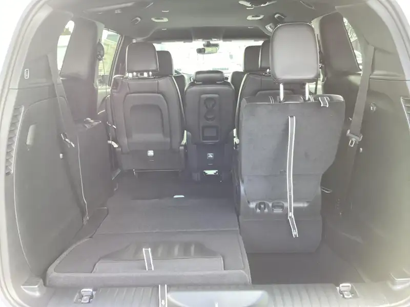 2027 Chrysler Pacifica Select, bílá, 0 km, dovoz Kanada — foto 8 z 12