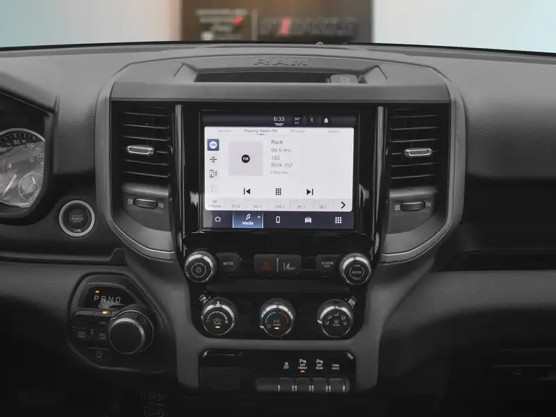 2027 Chrysler Pacifica Select, černá, 0 km, dovoz Kanada — foto 6 z 11
