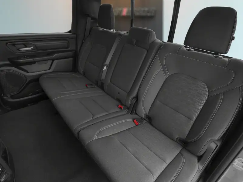2027 Chrysler Pacifica Select, černá, 0 km, dovoz Kanada — foto 9 z 11