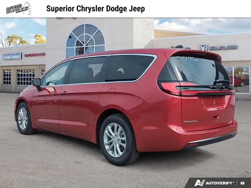 2027 Chrysler Pacifica Select, červená, dovoz Kanada — foto 4 z 12