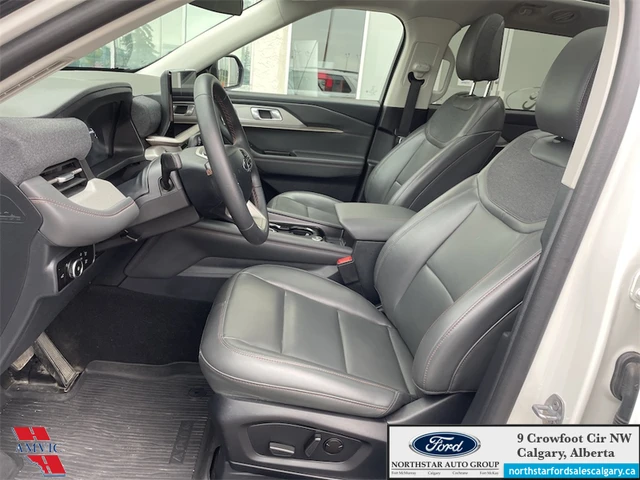 2025 Ford Explorer Active, bílá, 11 405 km, dovoz Kanada — foto 10 z 20