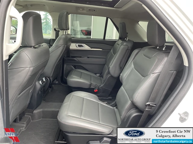 2025 Ford Explorer Active, bílá, 11 405 km, dovoz Kanada — foto 11 z 20