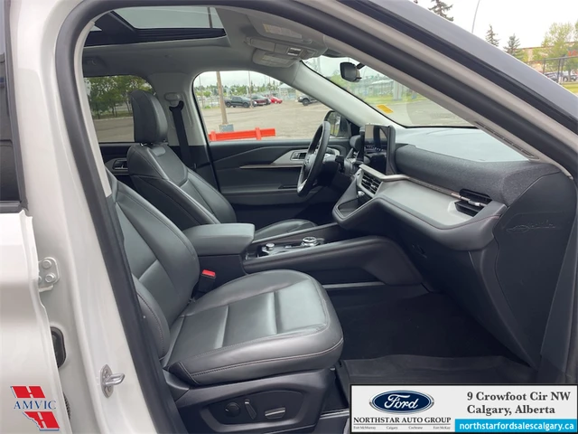 2025 Ford Explorer Active, bílá, 11 405 km, dovoz Kanada — foto 13 z 20