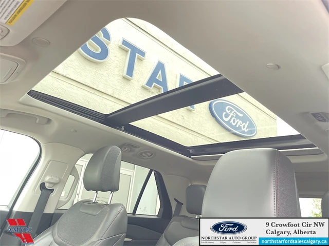 2025 Ford Explorer Active, bílá, 11 405 km, dovoz Kanada — foto 16 z 20