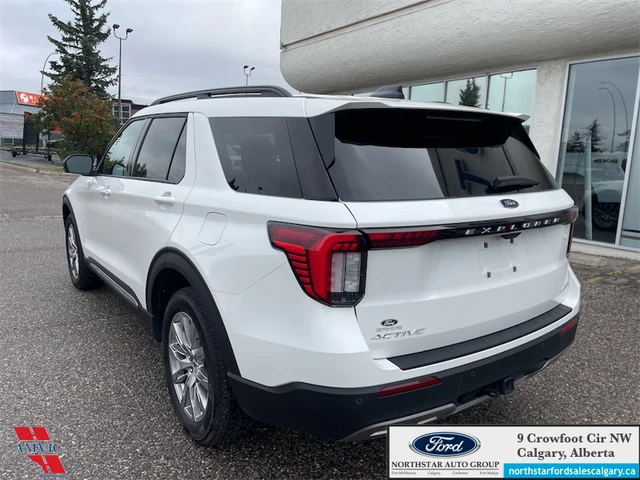 2025 Ford Explorer Active, bílá, 11 405 km, dovoz Kanada — foto 7 z 20
