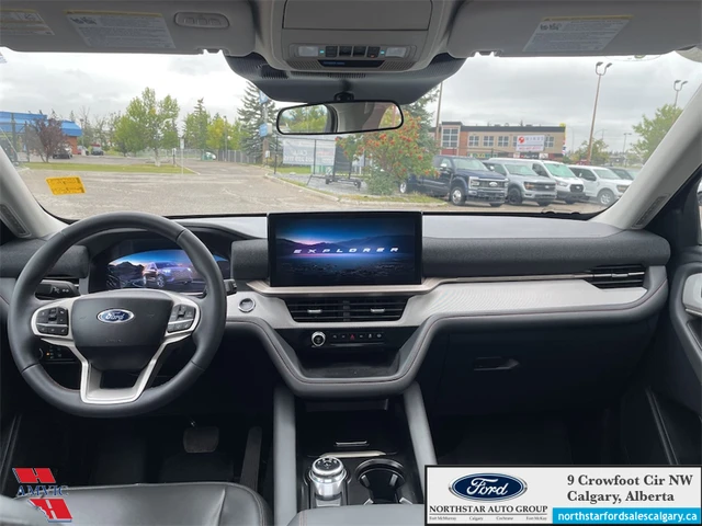 2025 Ford Explorer Active, bílá, 11 405 km, dovoz Kanada — foto 9 z 20