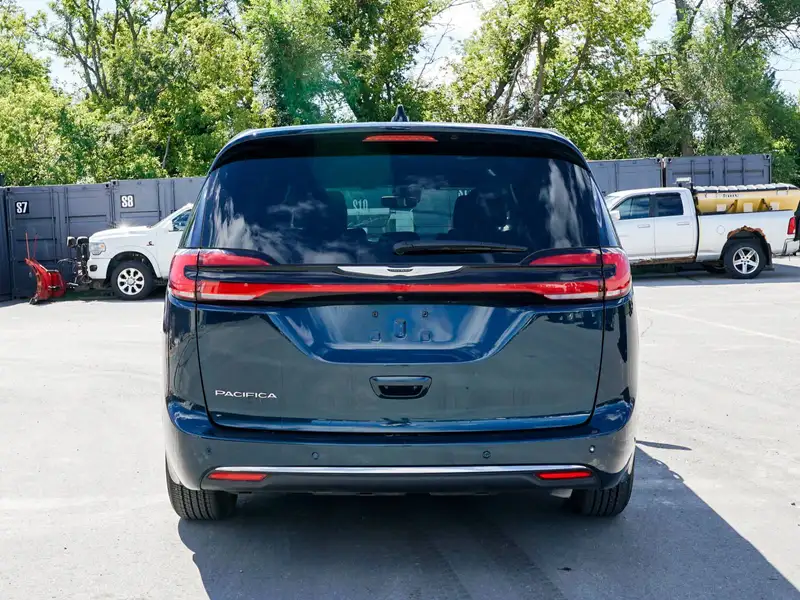 2025 Chrysler Pacifica Select, modrá, 39 471 km, dovoz Kanada — foto 5 z 12