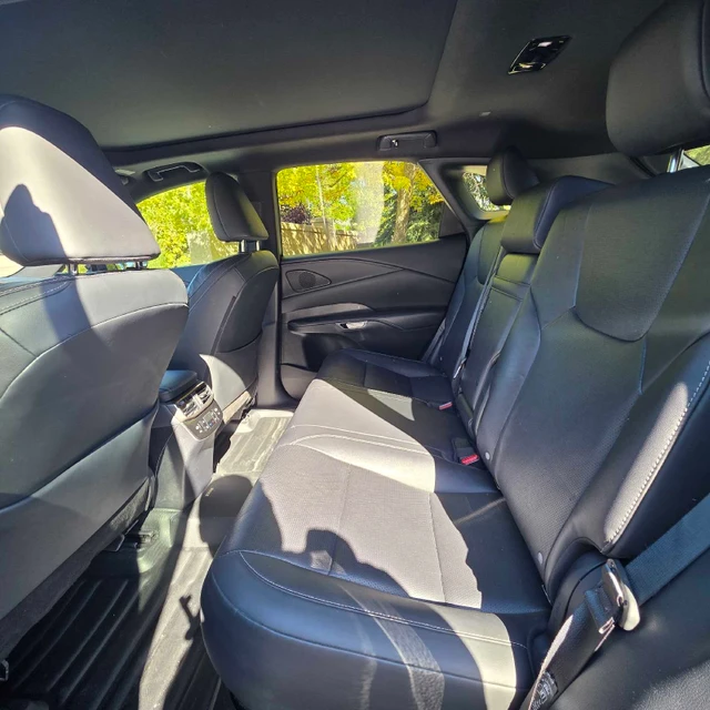 2023 Lexus Rx Luxury, 80 000 km, dovoz Kanada — foto 4 z 5