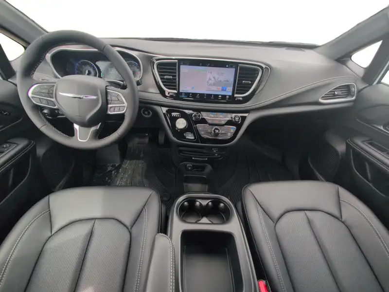 2026 Chrysler Pacifica Select, bílá, 142 km, dovoz Kanada — foto 10 z 12