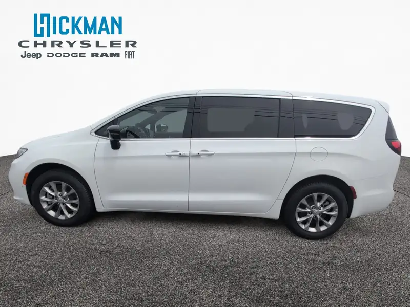 2026 Chrysler Pacifica Select, bílá, 142 km, dovoz Kanada — foto 2 z 12