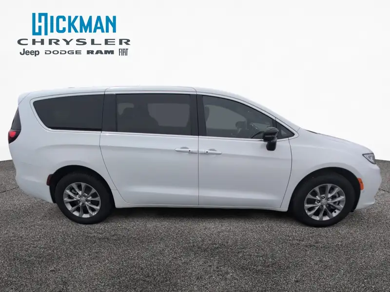 2026 Chrysler Pacifica Select, bílá, 142 km, dovoz Kanada — foto 6 z 12