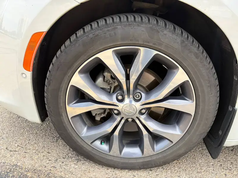 2017 Chrysler Pacifica Limited, bílá, 162 000 km, dovoz Kanada — foto 5 z 5