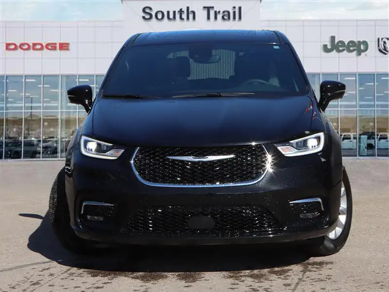 2025 Chrysler Pacifica Select AWD, černá, 12 317 km, dovoz Kanada — foto 2 z 12