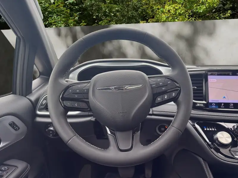 2025 Chrysler Pacifica Select, šedá, 30 157 km, dovoz Kanada — foto 12 z 12