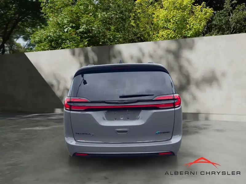 2025 Chrysler Pacifica Select, šedá, 30 157 km, dovoz Kanada — foto 6 z 12