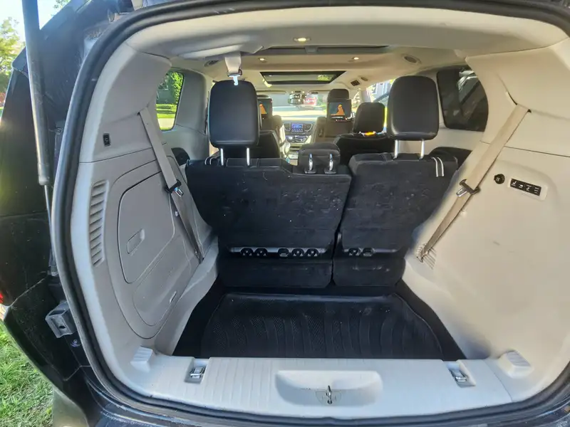 2017 Chrysler Pacifica Limited, černá, 99 179 km, dovoz Kanada — foto 4 z 8