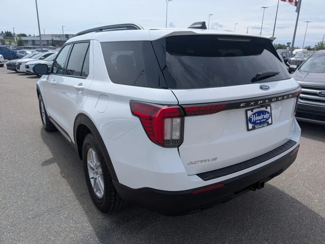 2025 Ford Explorer Active 4WD, bílá, 50 552 km, dovoz Kanada — foto 5 z 5