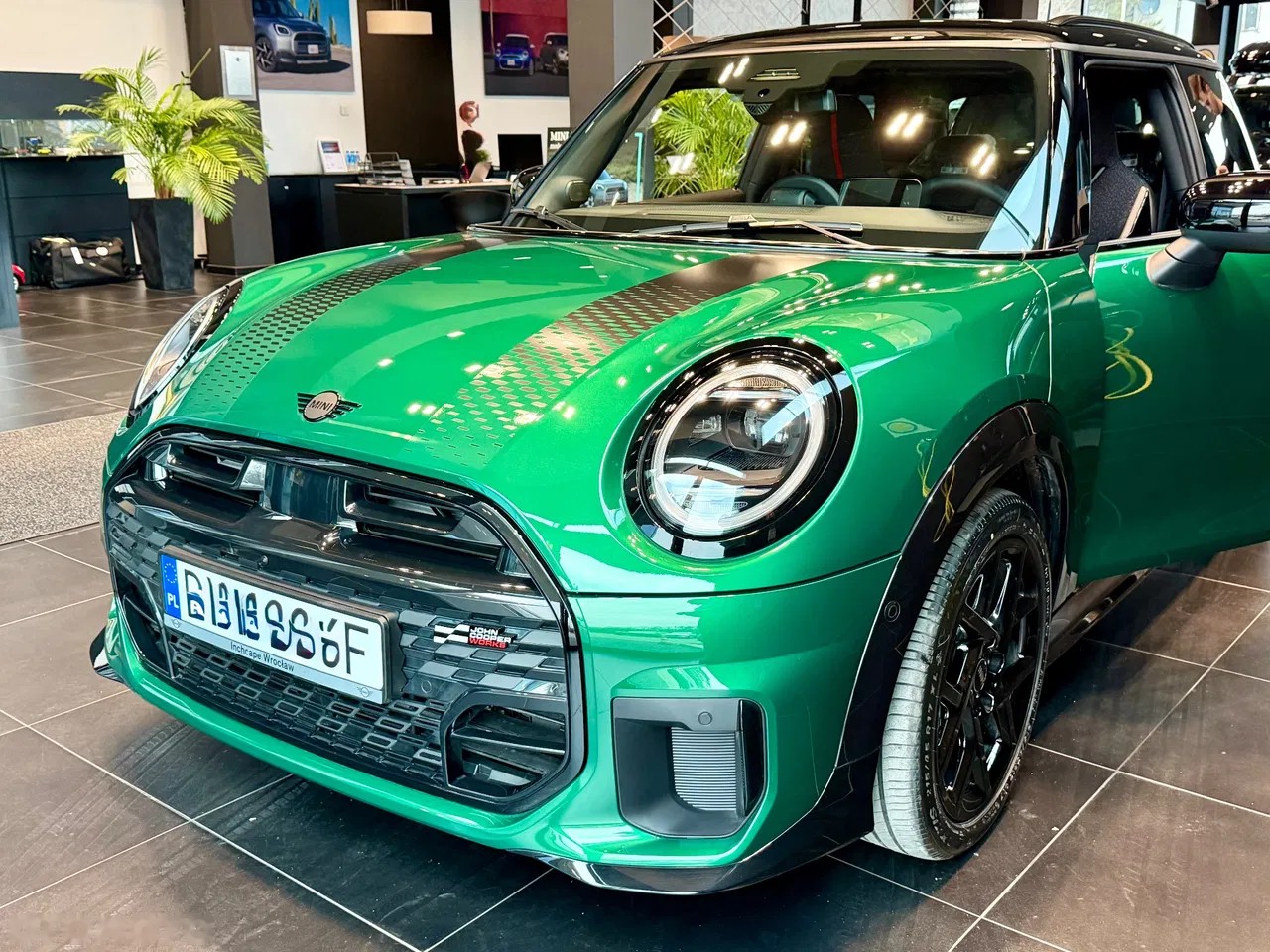 2026 MINI Cooper S, 4 600 km, Polsko — foto 1