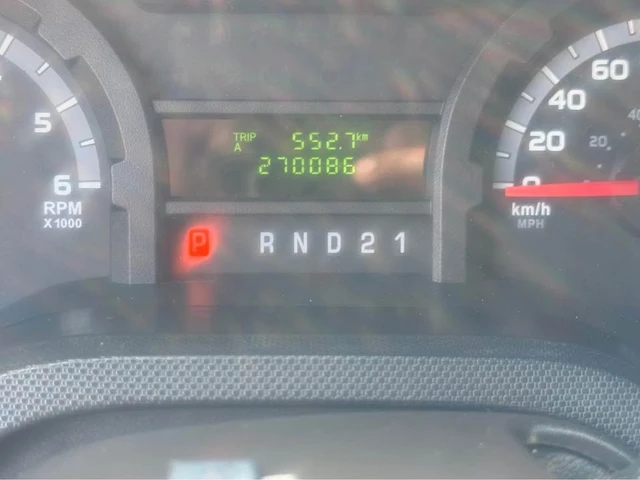 2010 Ford ECONOLINE E-350 SD, 270 006 km, dovoz Kanada — foto 15 z 15