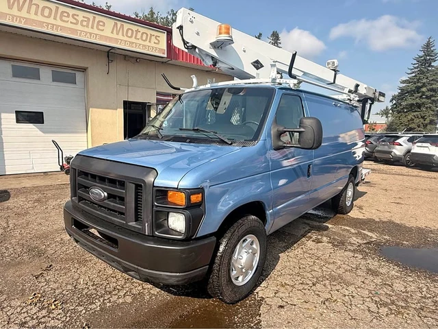 2010 Ford ECONOLINE E-350 SD, 270 006 km, dovoz Kanada — foto 4 z 15