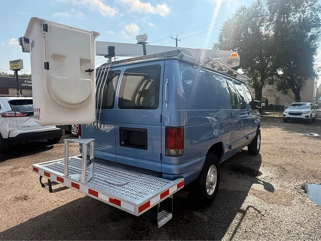 2010 Ford ECONOLINE E-350 SD, 270 006 km, dovoz Kanada — foto 5 z 15