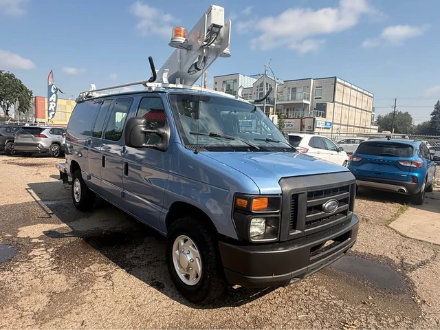 2010 Ford ECONOLINE E-350 SD, 270 006 km, dovoz Kanada — foto 7 z 15