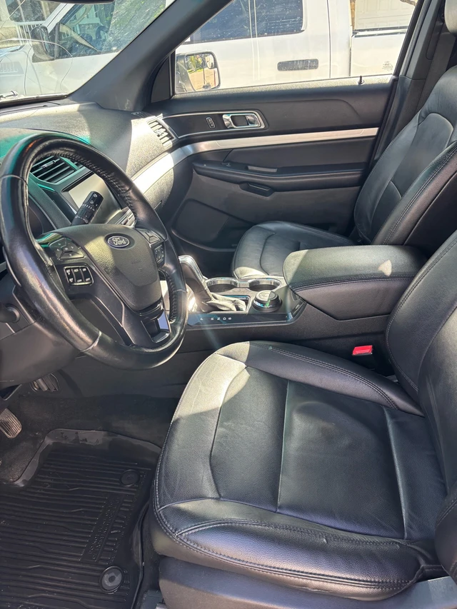 2016 Ford Explorer XLT - loaded version, 215 000 km, dovoz Kanada — foto 5 z 5