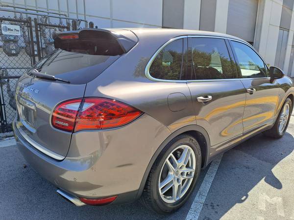 2012 Porsche, dovoz Kanada — foto 2 z 12
