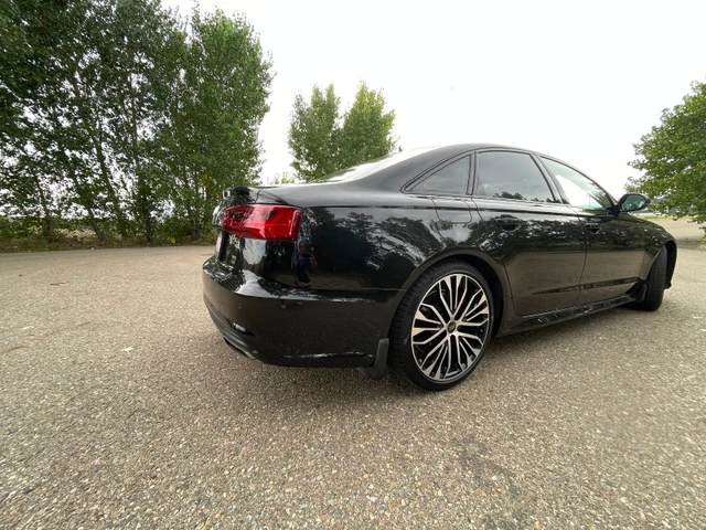 2017 Audi A6 Competition Model, černá, 80 000 km, dovoz Kanada — foto 5 z 5