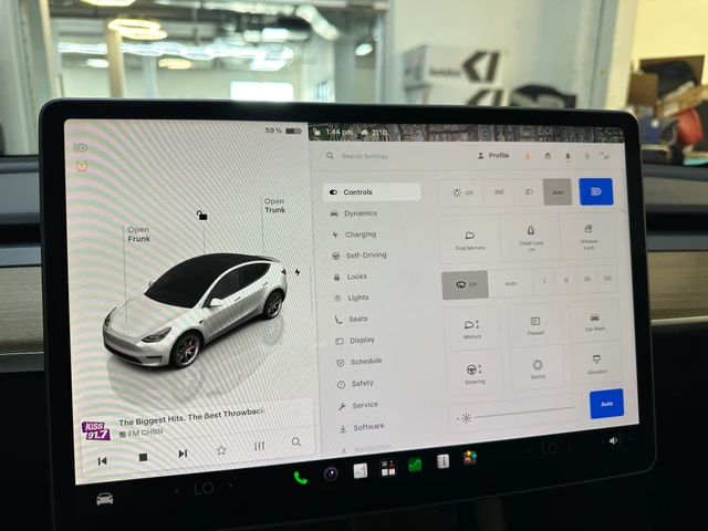 2022 Othrmake Tesla Model Y Performance, bílá, 80 700 km, dovoz Kanada — foto 13 z 20