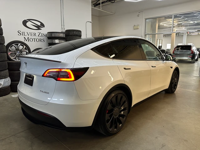 2022 Othrmake Tesla Model Y Performance, bílá, 80 700 km, dovoz Kanada — foto 4 z 20