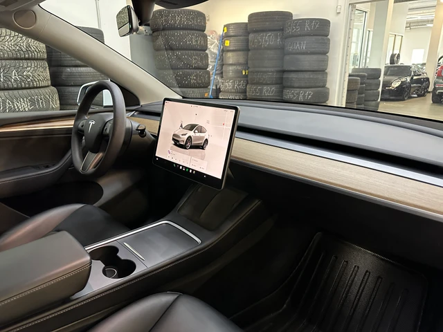 2022 Othrmake Tesla Model Y Performance, bílá, 80 700 km, dovoz Kanada — foto 7 z 20
