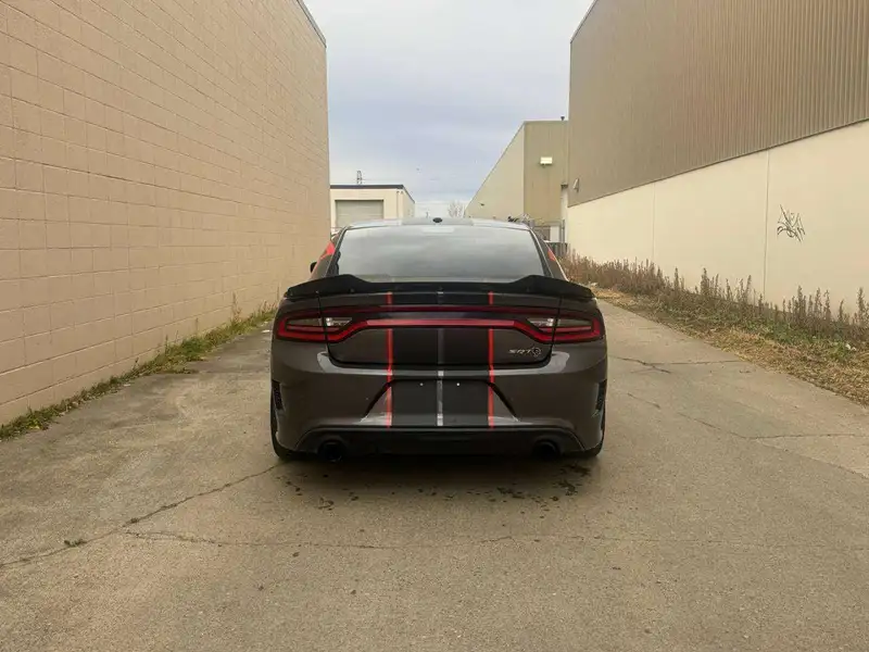 2017 Dodge Charger SRT Hellcat, šedá, 83 403 km, dovoz Kanada — foto 5 z 12