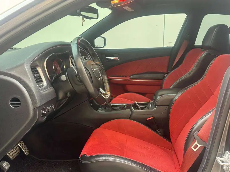 2017 Dodge Charger SRT Hellcat, šedá, 83 403 km, dovoz Kanada — foto 9 z 12