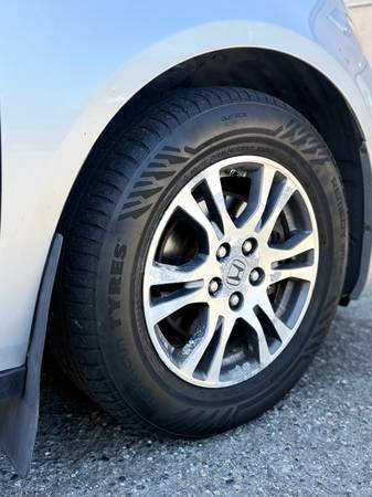 2011 Honda, dovoz Kanada — foto 10 z 12