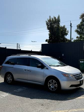 2011 Honda, dovoz Kanada — foto 3 z 12