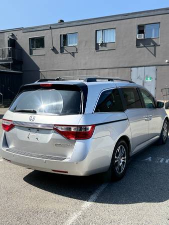 2011 Honda, dovoz Kanada — foto 5 z 12