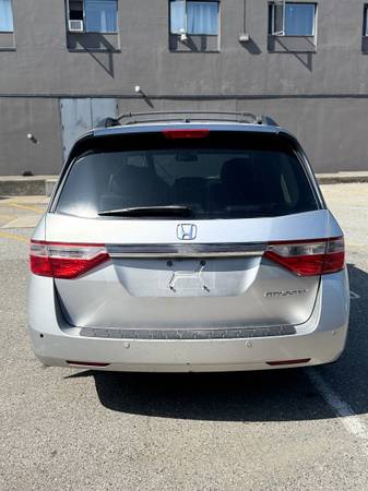 2011 Honda, dovoz Kanada — foto 6 z 12