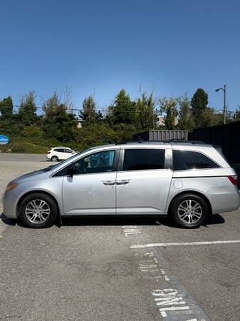 2011 Honda, dovoz Kanada — foto 8 z 12