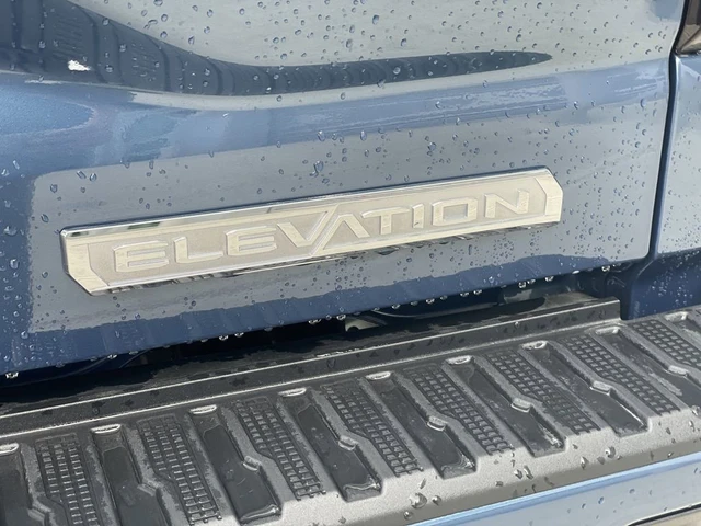2026 GMC Sierra 1500 Elevation, modrá, 7 km, dovoz Kanada — foto 7 z 20